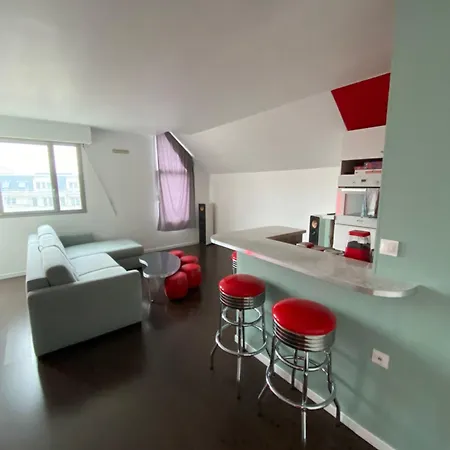 American Diner 50s Apartment
